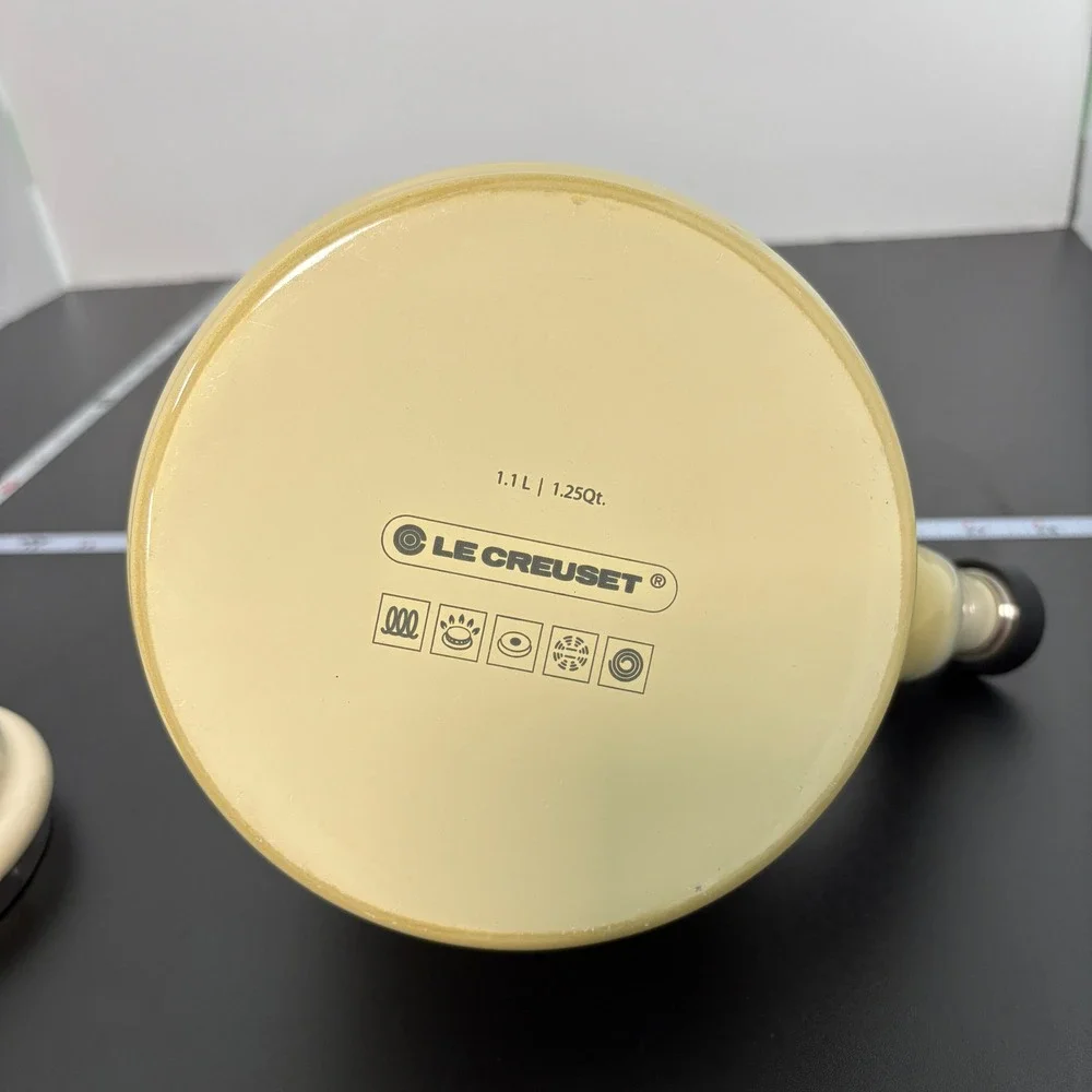 Le Creuset Demi Teakettle 1.25 Qt Cream Enamel Steel Whistling Stovetop Kettle